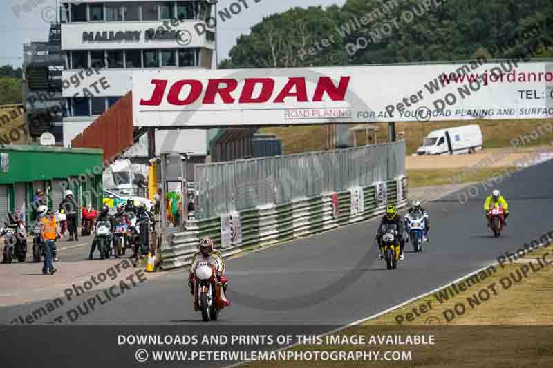 Vintage motorcycle club;eventdigitalimages;mallory park;mallory park trackday photographs;no limits trackdays;peter wileman photography;trackday digital images;trackday photos;vmcc festival 1000 bikes photographs